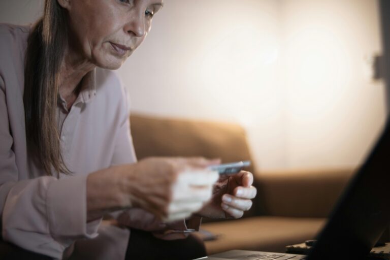 How to Spot an Online Scam Before It’s Too Late