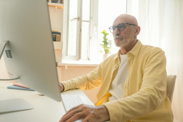 How to Spot an Online Scam Before It’s Too Late