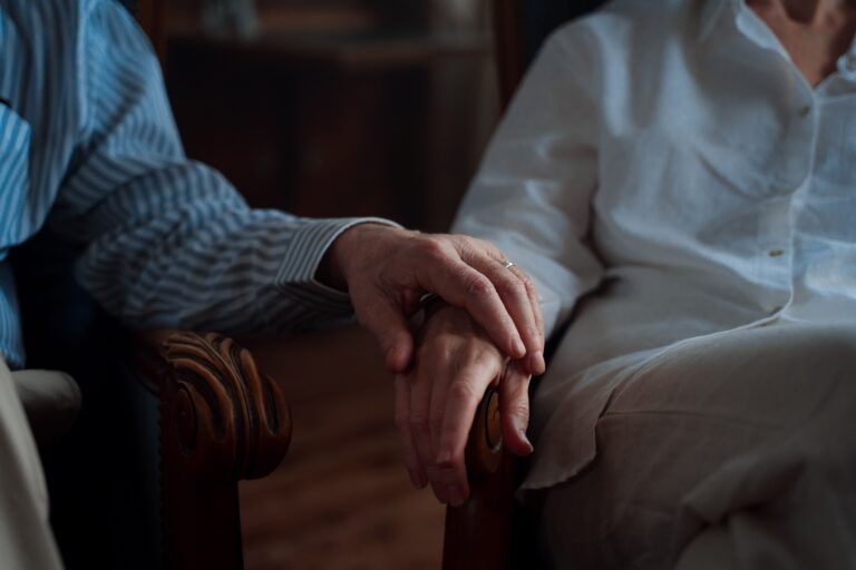 How to Manage Agitation and Aggression in Dementia — Real Advice From Real Families