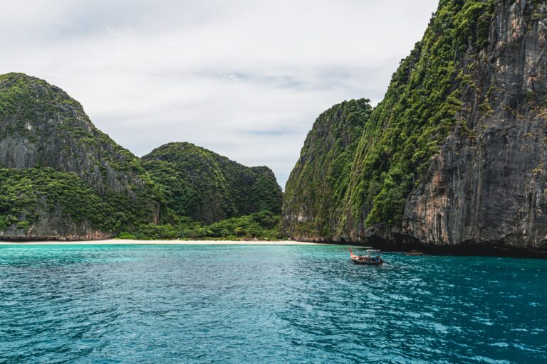 Vietnam vs Thailand — Which is Better for Australian Retirees?