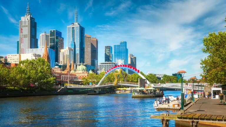 The Best Way to Visit Melbourne. A Complete Guide for Australian Retirees.